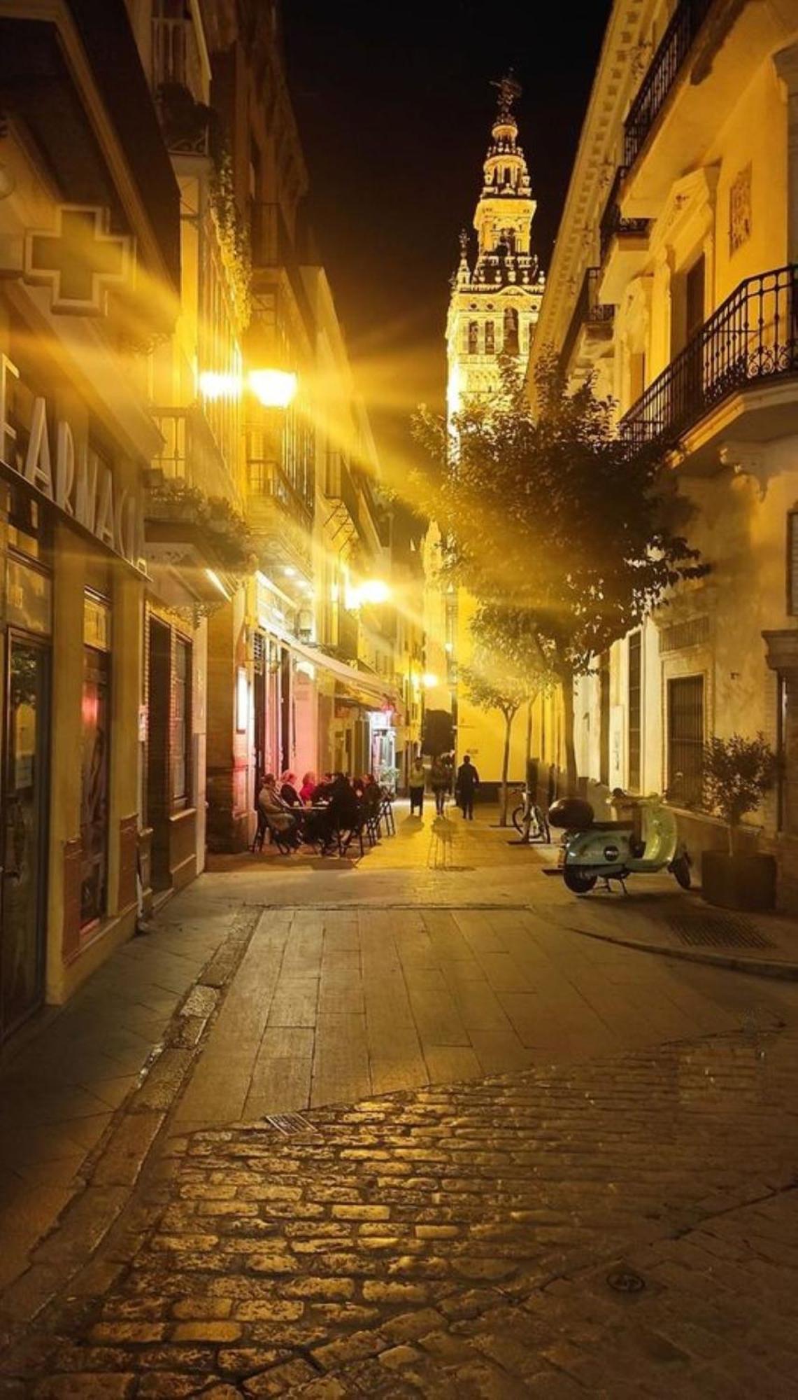 Ferienwohnung ¡En Frente De La Giralda-Catedral! Sevilla Exterior foto